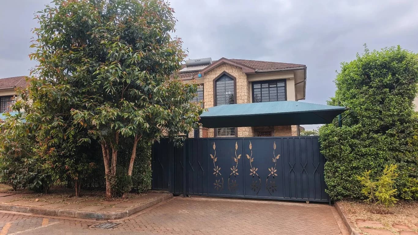 4Bedroom Town Houses to Let in Edenville Phase 2 — photo 1